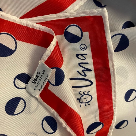 Vintage Vera Silk Blend Scarf 13 In by 44 In Excellent Condition - Picture 5 of 5